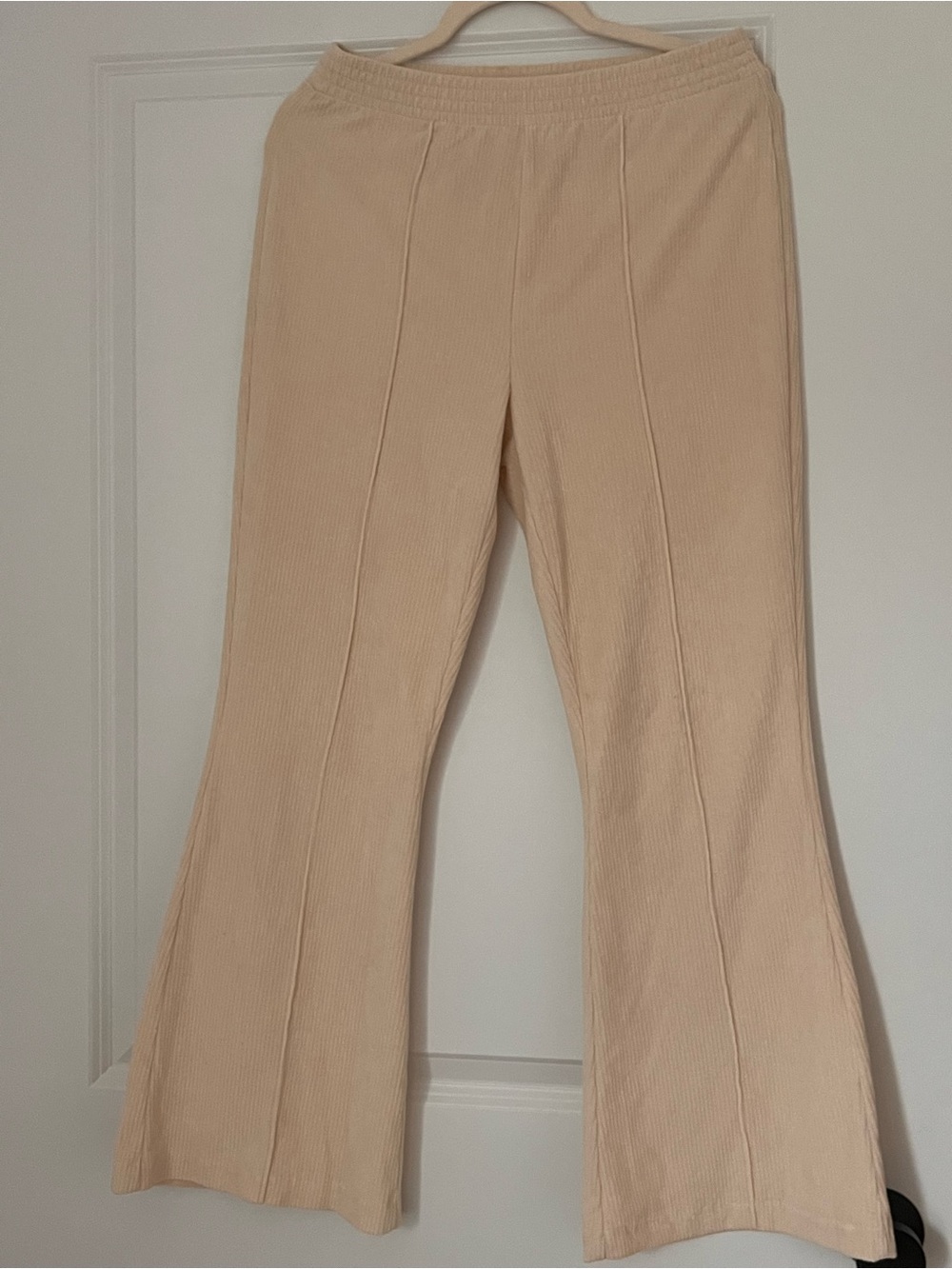 Ladies Aerie Beige Pants - Size Medium Regular